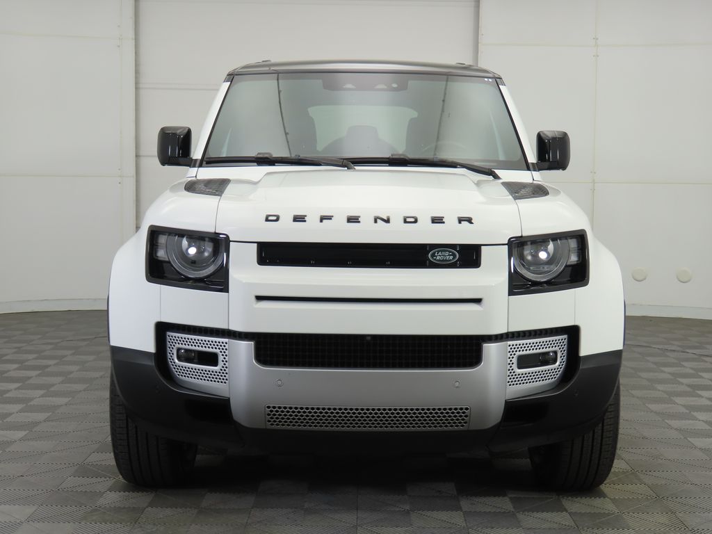 2024 Land Rover Defender 110 S photo 2