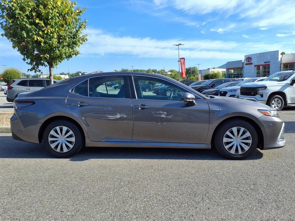2021 Toyota Camry Hybrid LE photo 3