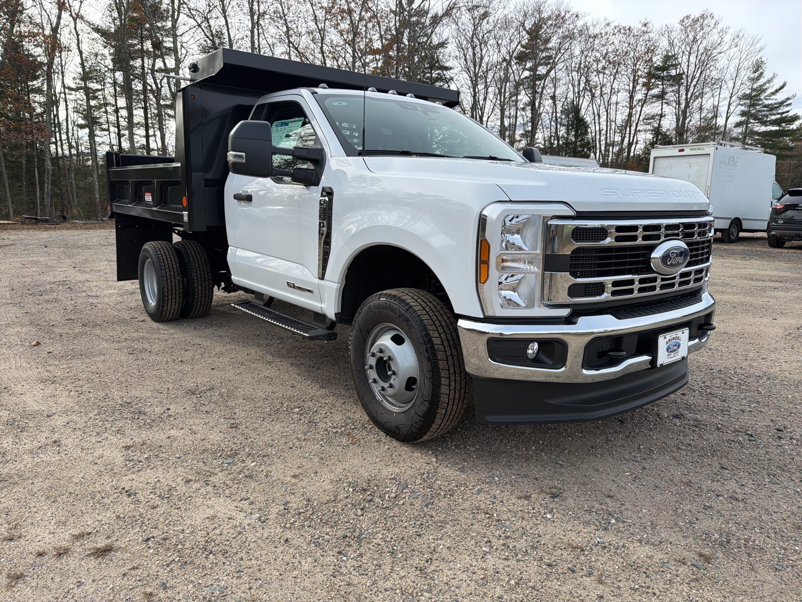 2025 Ford F-350 Super Duty Chassis Cab XL's photo