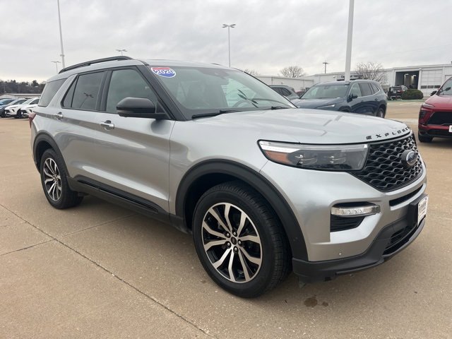 2020 Ford Explorer ST's photo