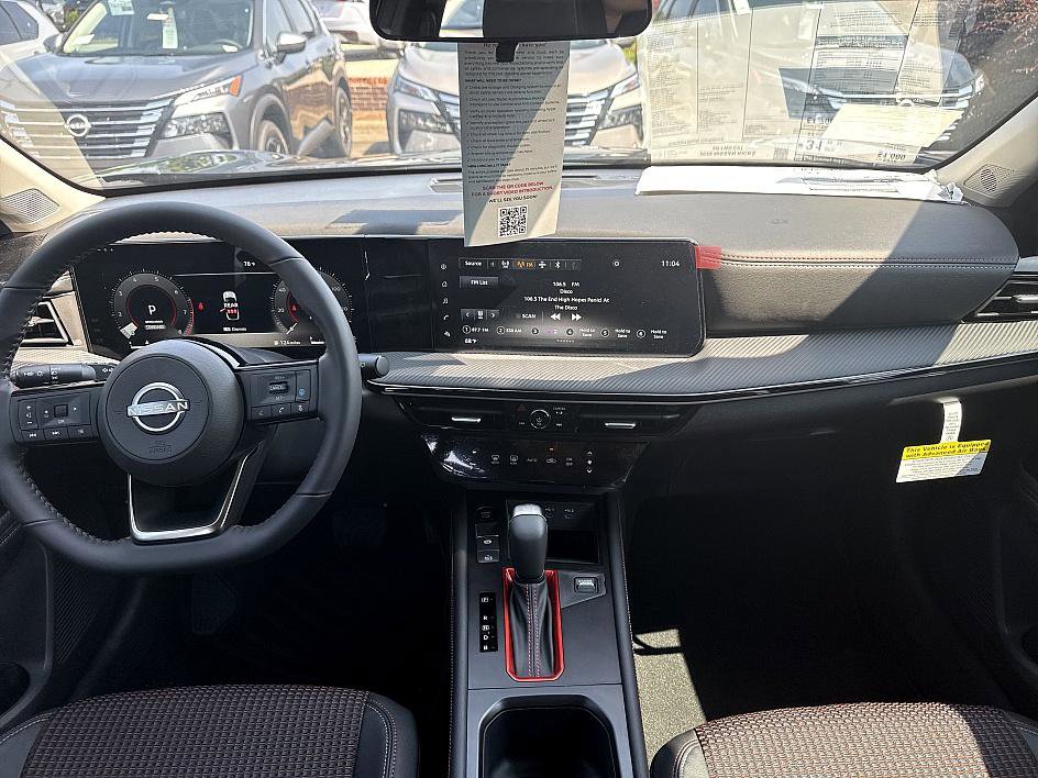 2025 Nissan Kicks SR photo 16