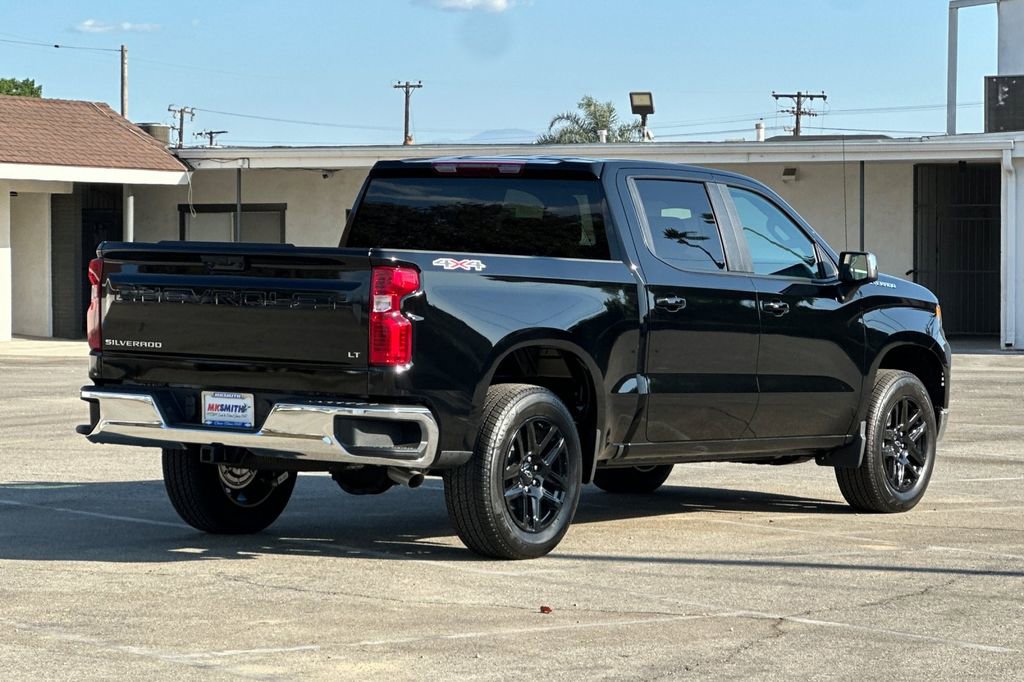 2025 Chevrolet Silverado 1500 LT photo 4