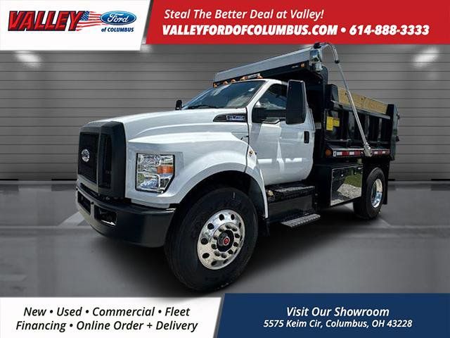 2024 Ford F-750 photo 2