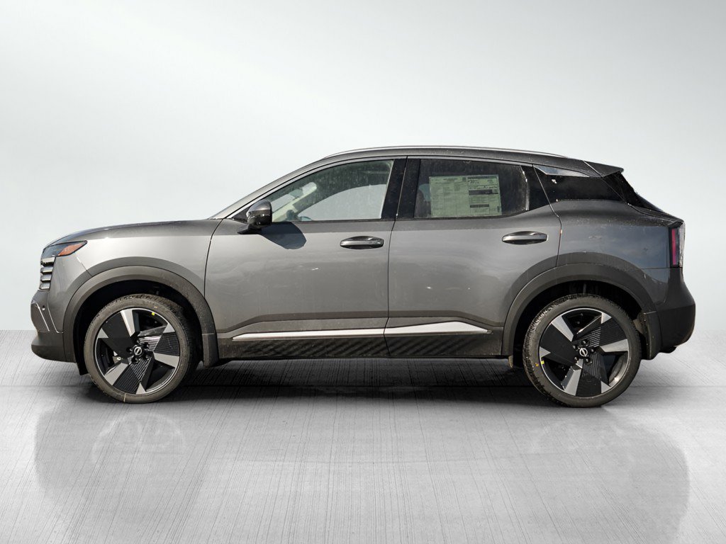 2025 Nissan Kicks SR photo 2