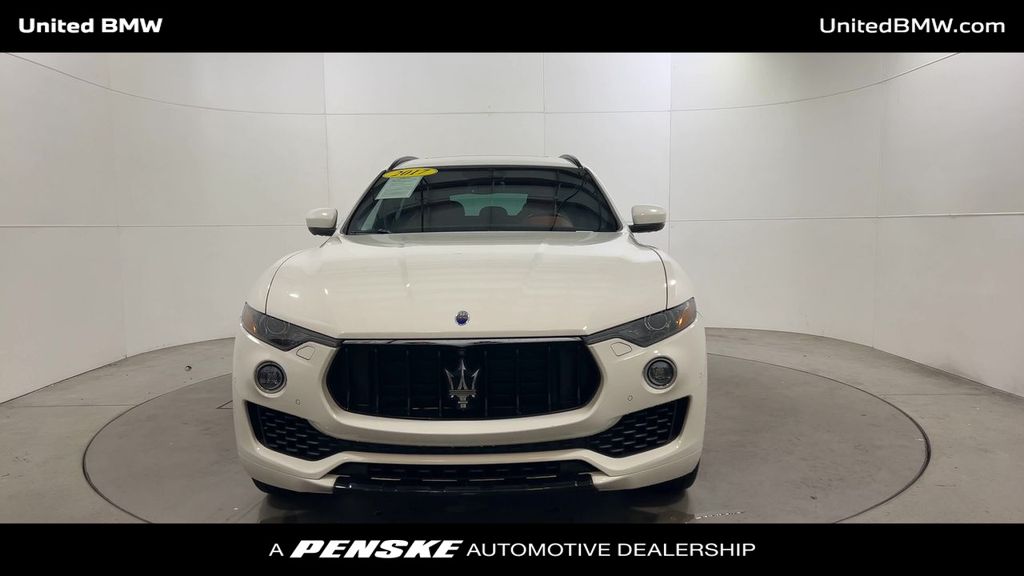 2017 Maserati Levante S photo 3