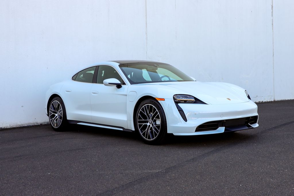 2020 Porsche Taycan Turbo photo 9