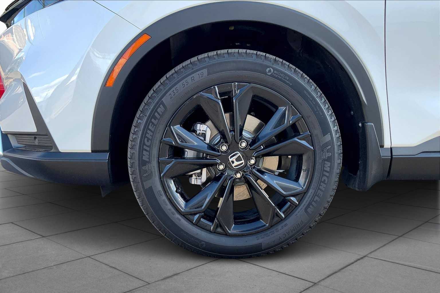 2025 Honda CR-V Hybrid Sport Touring photo 9