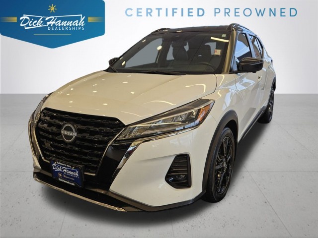 2023 Nissan Kicks SR's photo