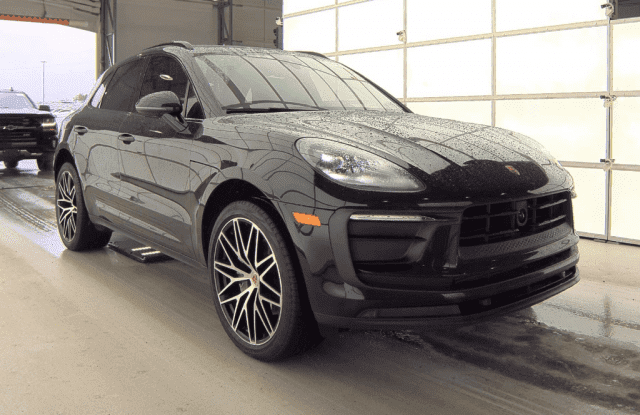 2023 Porsche Macan Base
