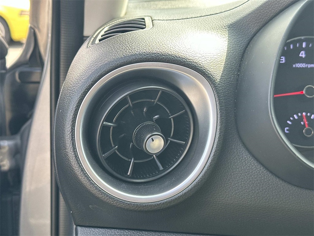 2024 Kia Forte LXS photo 26