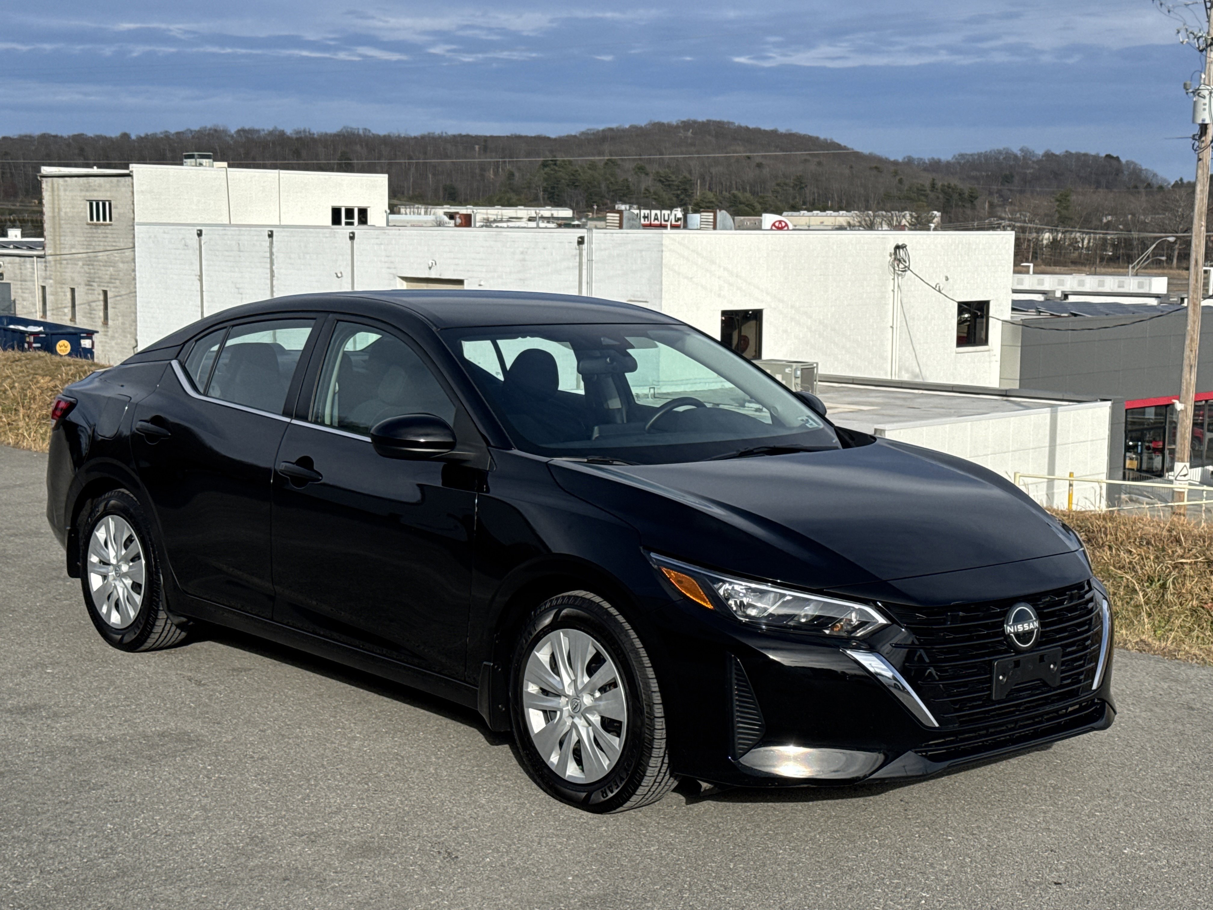 2024 Nissan Sentra S's photo