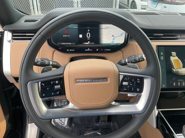 2025 Land Rover Range Rover SE photo 12