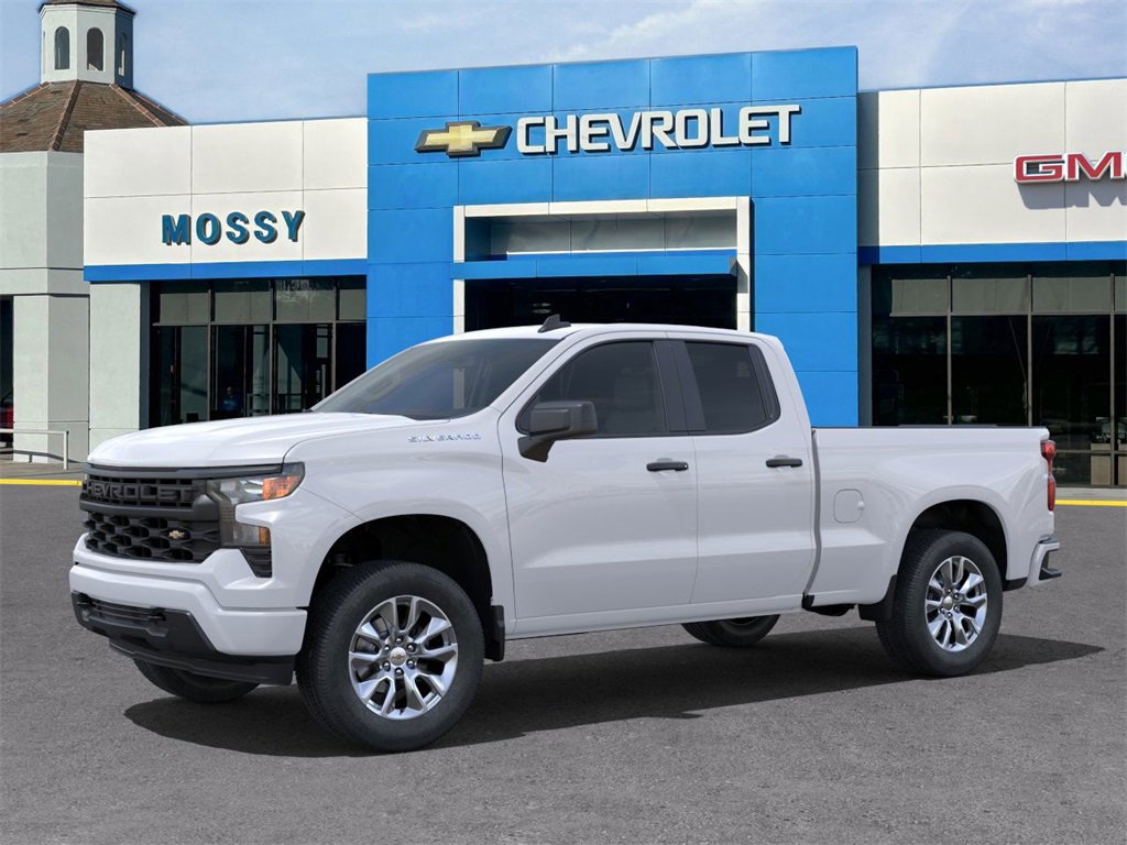2025 Chevrolet Silverado 1500 Custom photo 2
