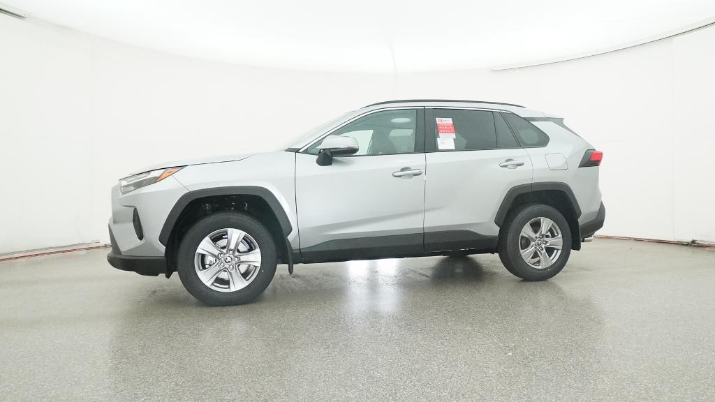 2025 Toyota RAV4 XLE photo 23