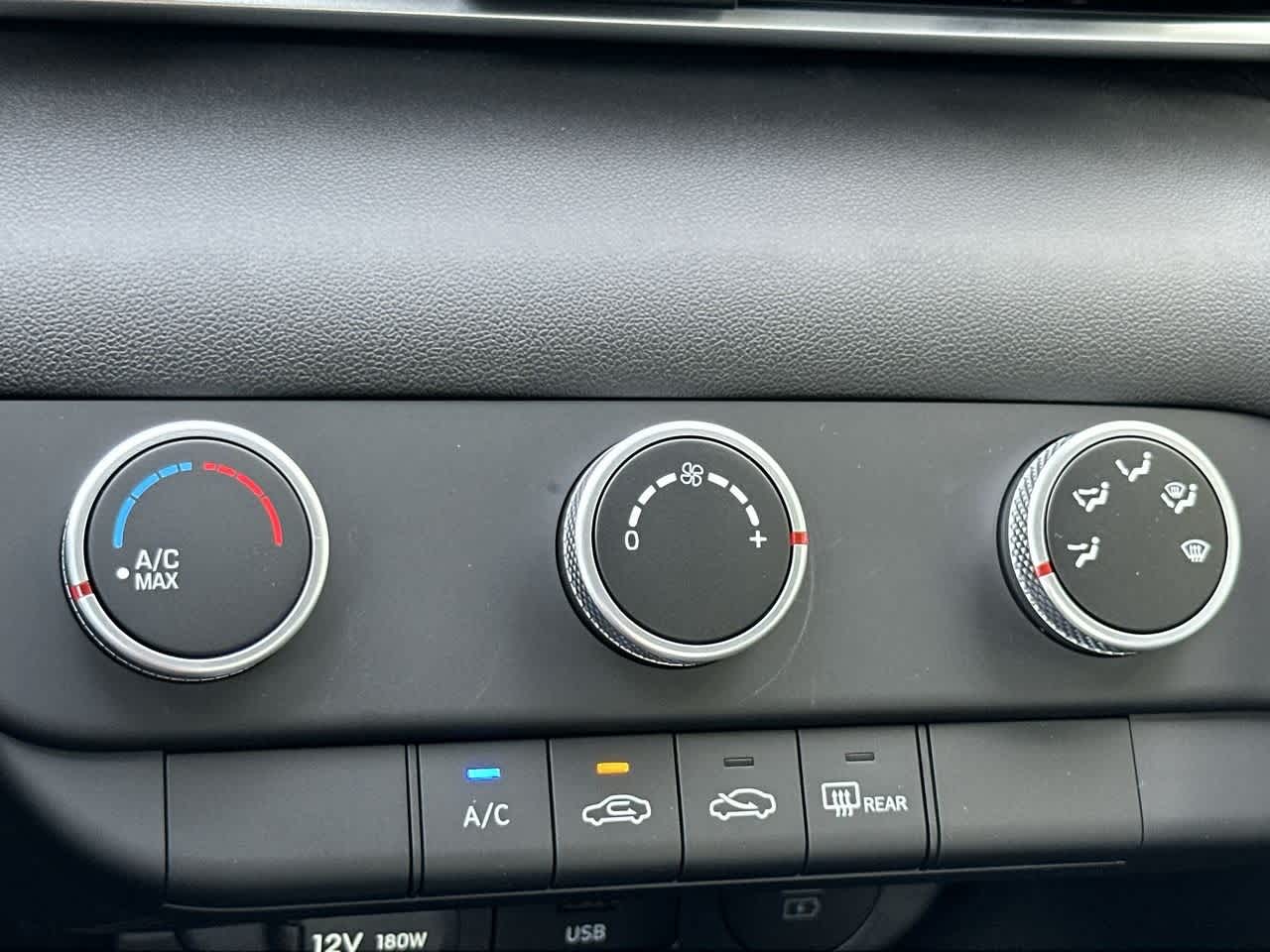 2025 Hyundai Elantra SE photo 18