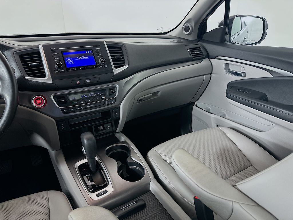 2019 Honda Ridgeline RTL photo 18