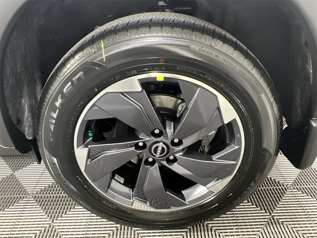 2026 Nissan Rogue SV photo 17