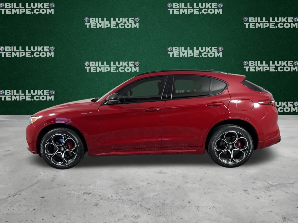 2022 Alfa Romeo Stelvio Ti Sport photo 8