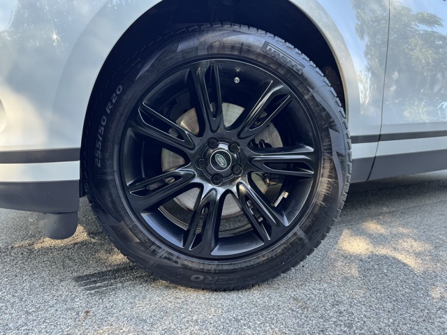 2023 Land Rover Range Rover Velar S photo 2