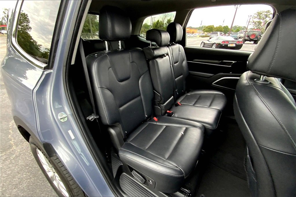 2022 Kia Telluride LX photo 25