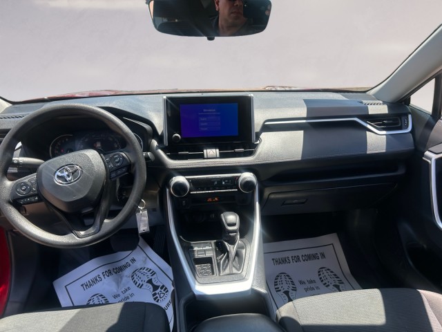 2023 Toyota RAV4 LE photo 10