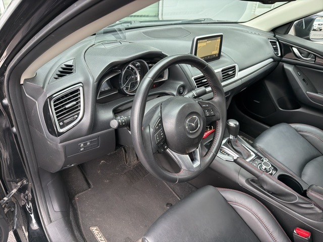 2016 Mazda Mazda3 s Touring photo 4