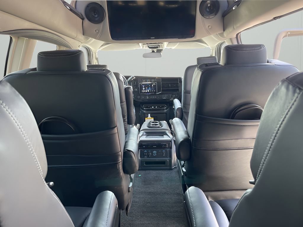2025 Gmc Savana Cargo 2500 photo 18