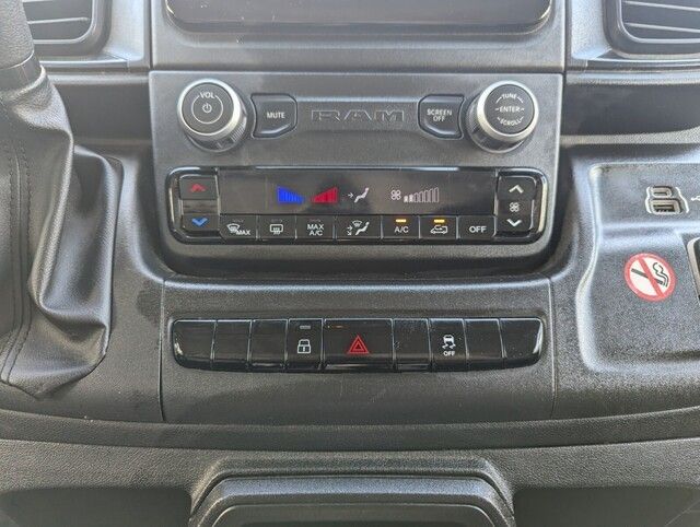 2025 Ram 3500 Tradesman photo 17