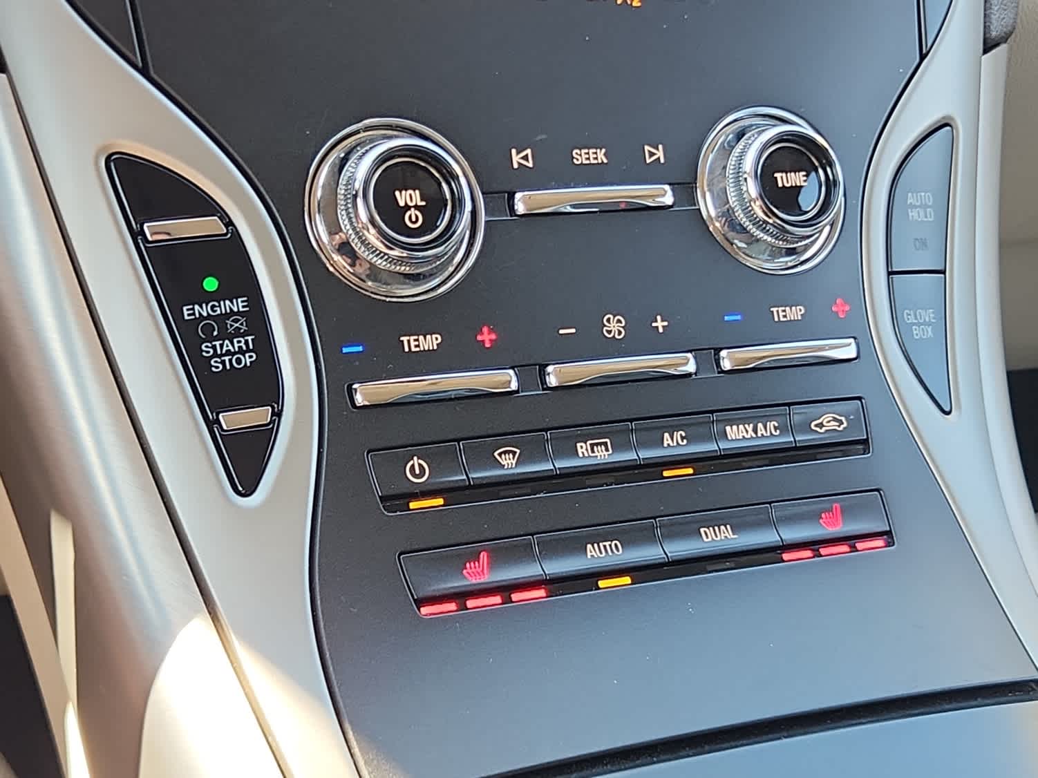 2020 Lincoln Nautilus Standard photo 14