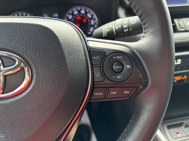 2021 Toyota RAV4 XLE Premium photo 30
