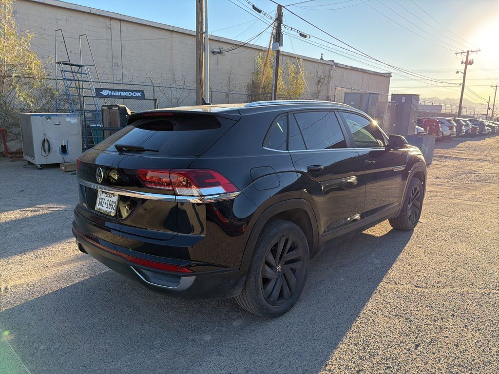 2023 Volkswagen Atlas Cross Sport SE Technology photo 2