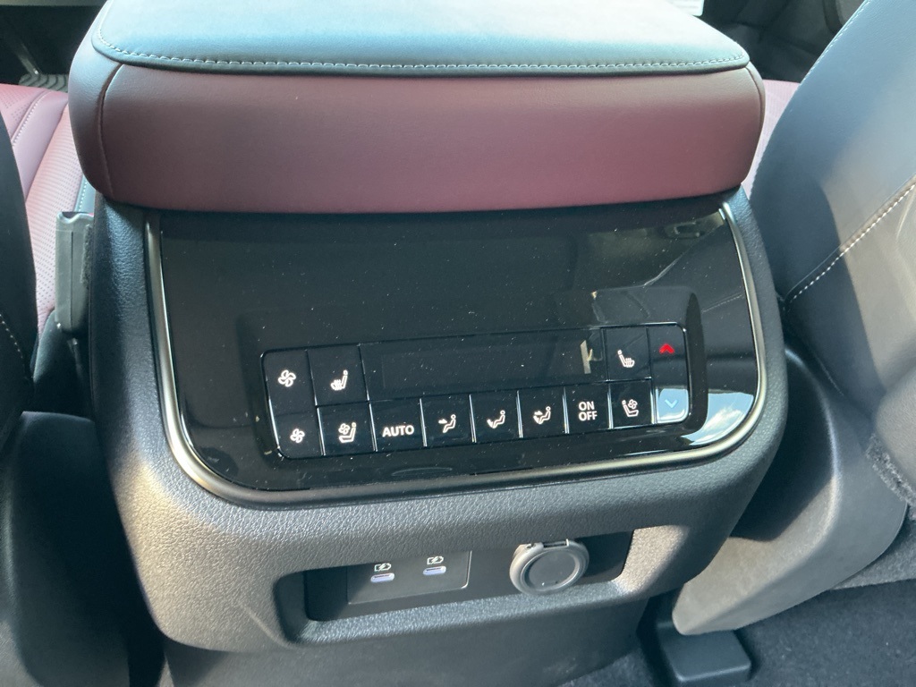 2026 Infiniti QX80 photo 25