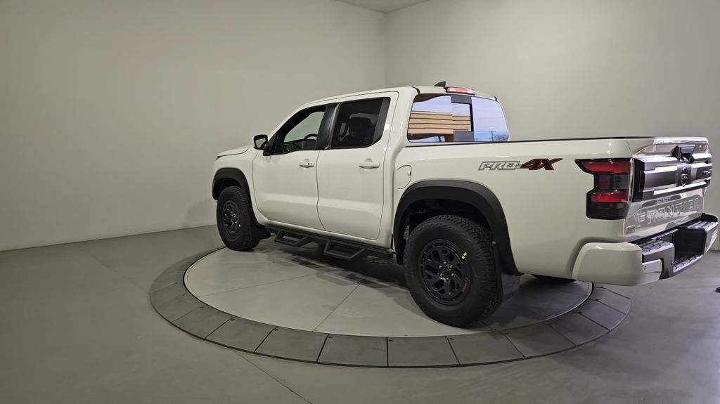 2025 Nissan Frontier PRO-4X photo 3