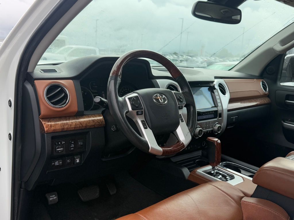 2020 Toyota Tundra Platinum Grade photo 3
