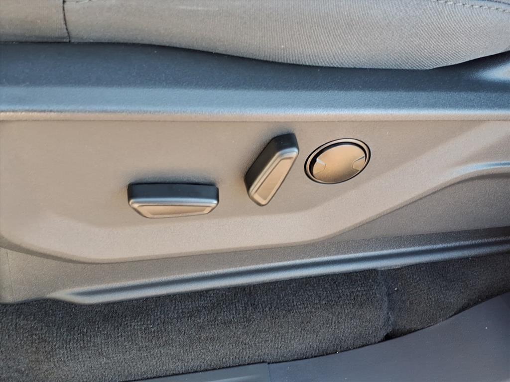 2025 Ford Expedition photo 3