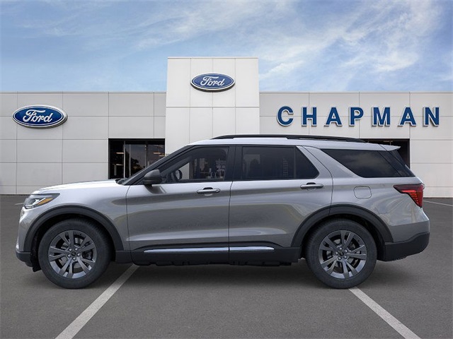 2025 Ford Explorer photo 2