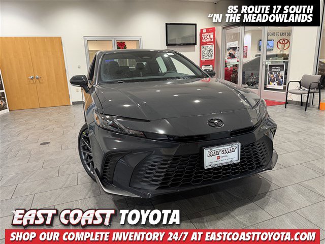 2026 Toyota Camry SE's photo