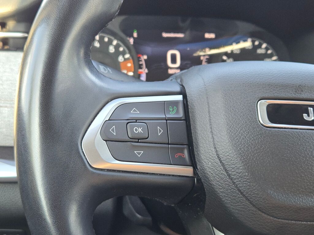 2022 Jeep Compass Latitude Lux photo 27