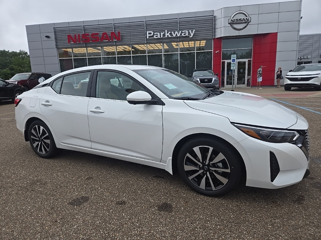 2025 Nissan Sentra SV's photo