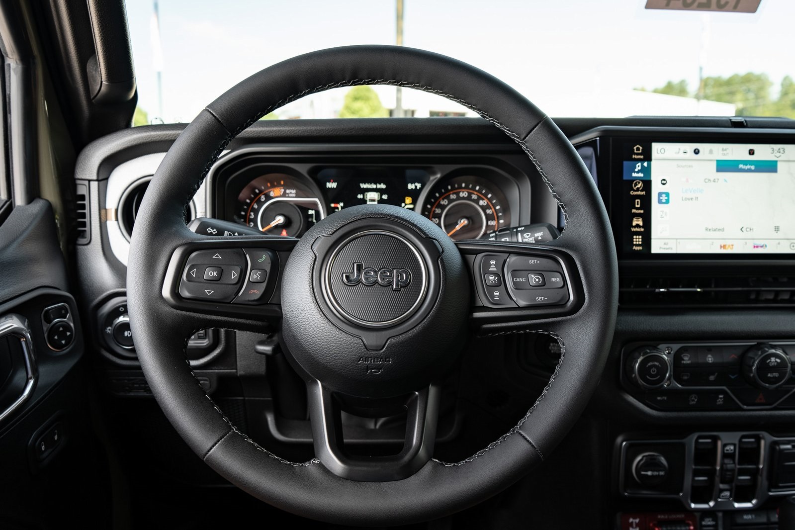 2025 Jeep Wrangler Willys photo 28