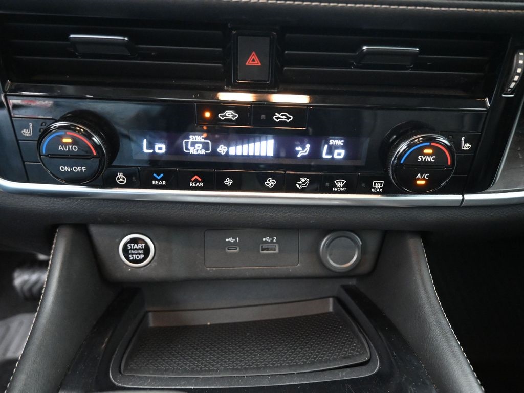 2021 Nissan Rogue SL photo 3