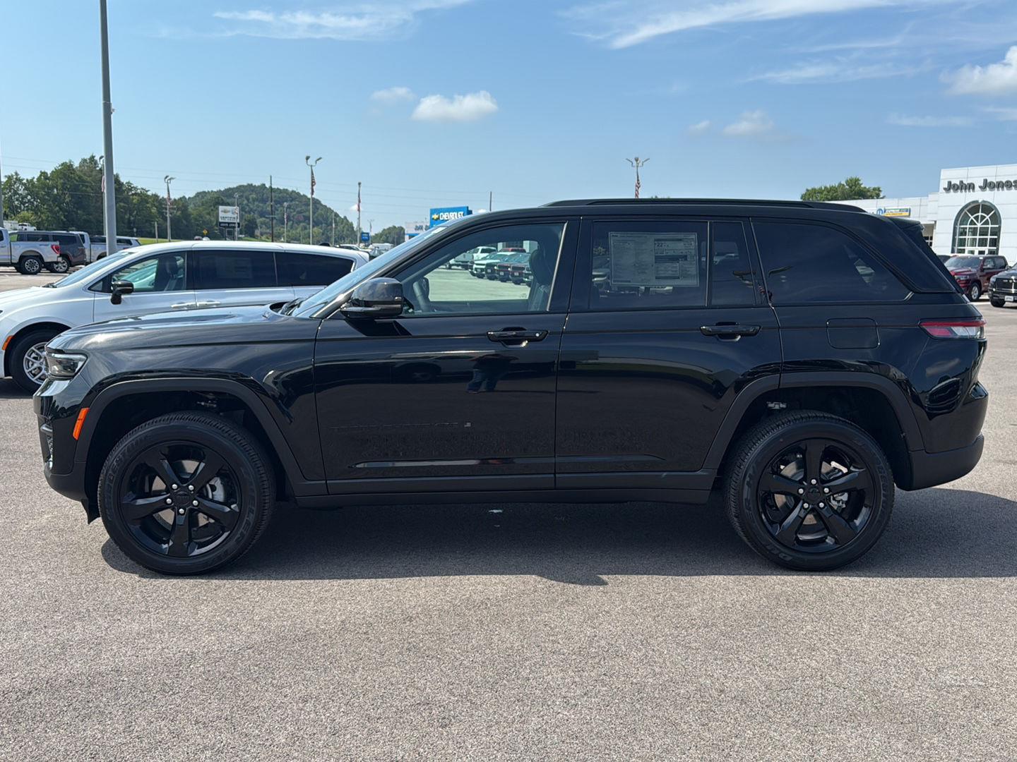 2025 Jeep Grand Cherokee Altitude X photo 3