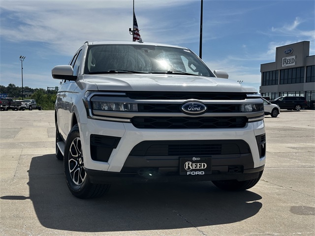 Used 2022 Ford Expedition XLT with VIN 1FMJK1JT3NEA18432 for sale in Kansas City