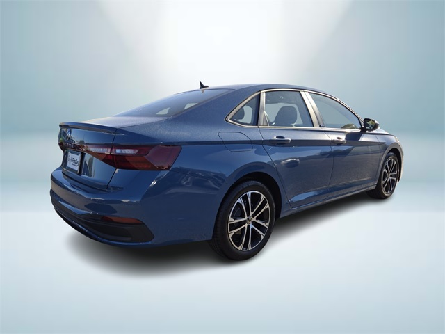 2026 Volkswagen Jetta 1.5T Sport photo 4