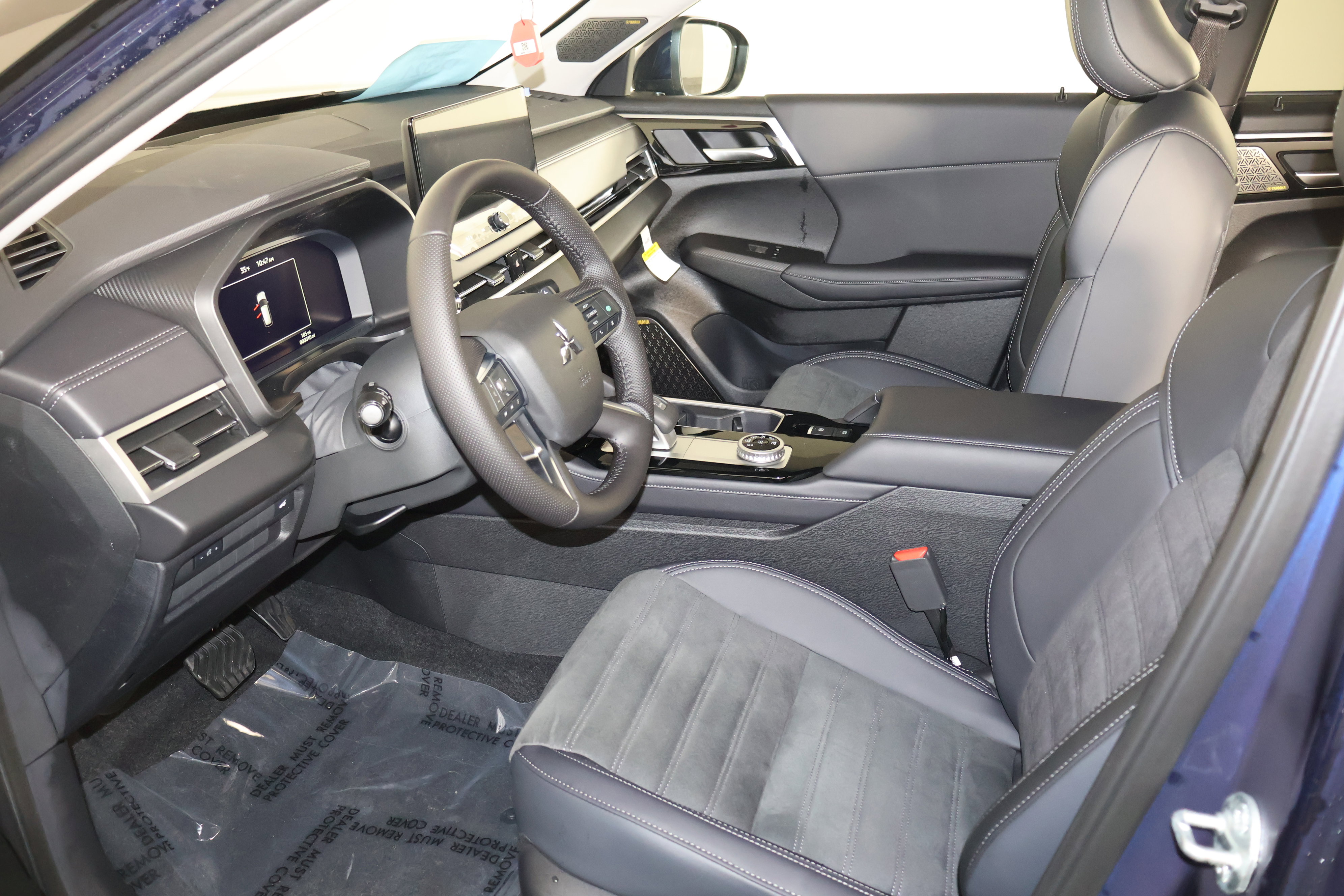 2025 Mitsubishi Outlander SE photo 12