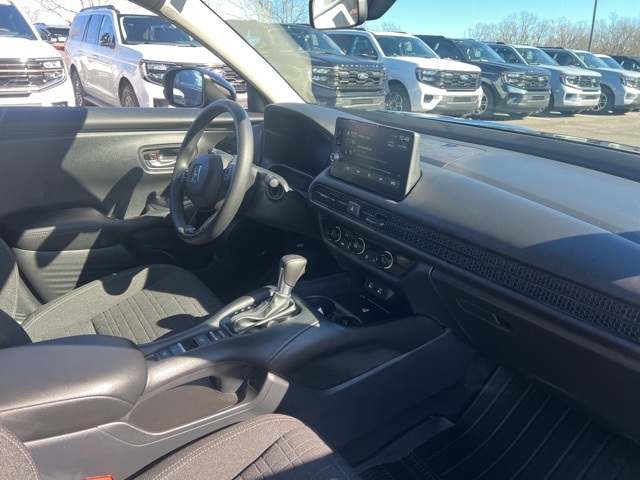 2026 Honda HR-V LX photo 4