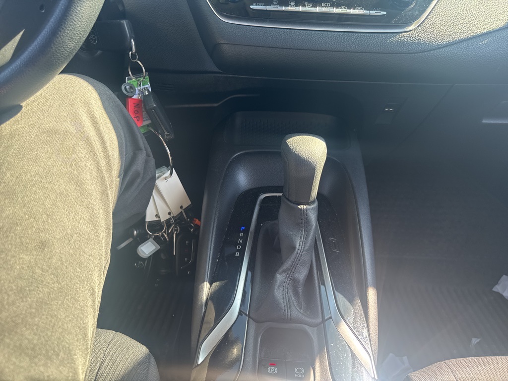 2022 Toyota Corolla LE photo 9