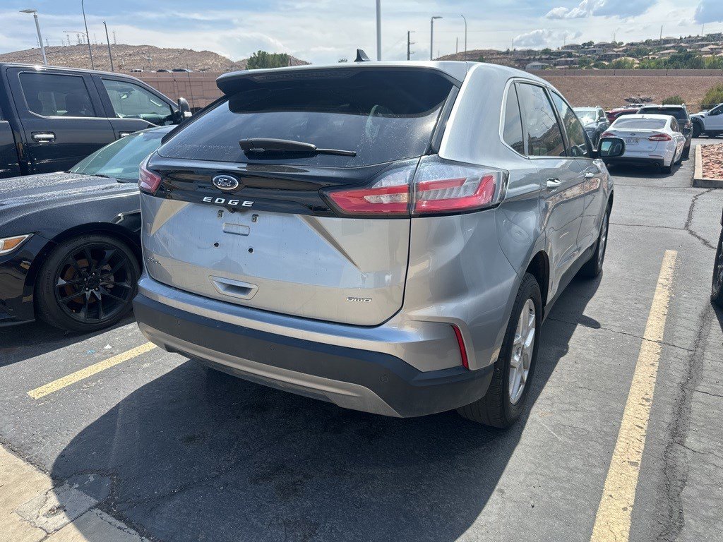 2024 Ford Edge SEL photo 2