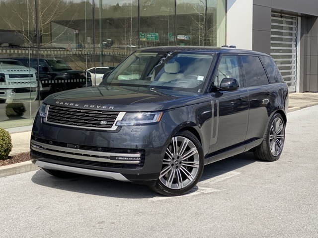 2025 Land Rover Range Rover SE's photo