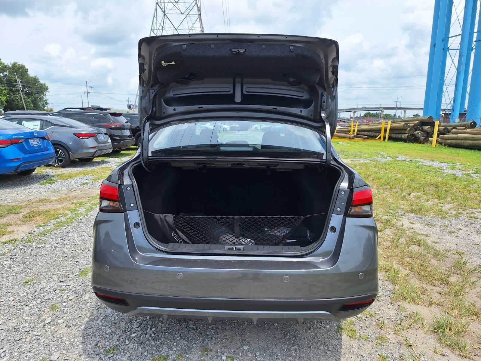 2025 Nissan Versa SV photo 25